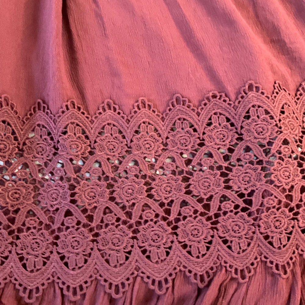 Justily Burgundy Strapless Smocked Lace Ruffled Maxi‎ Dress Medium - Picture 2 of 5